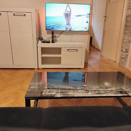 Apartment Mm Split Extérieur photo