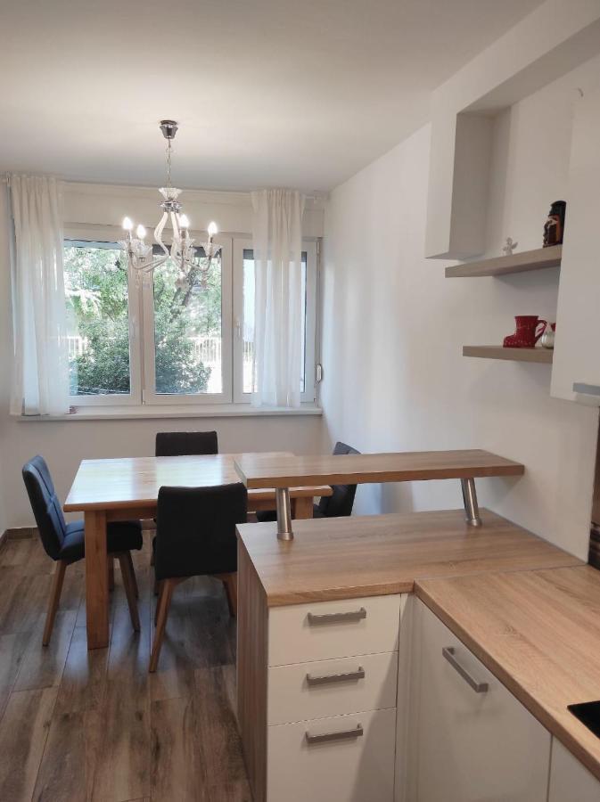 Apartment Mm Split Extérieur photo