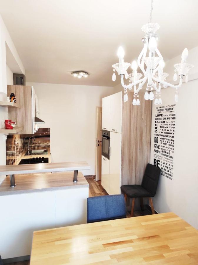 Apartment Mm Split Extérieur photo